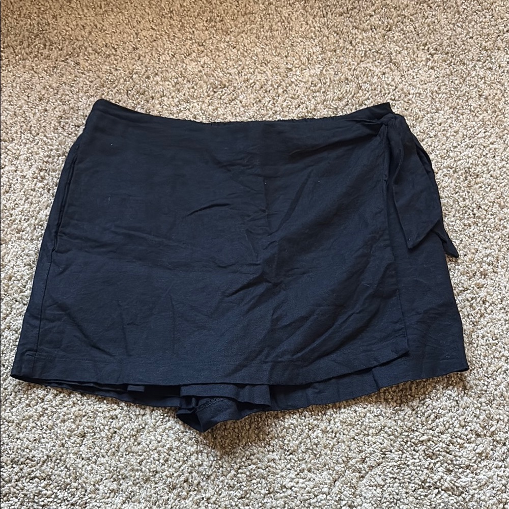 OLD NAVY BLACK LINEN WRAP SKORT
